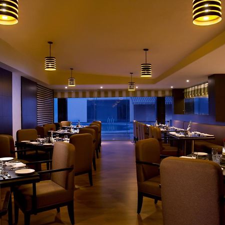 Отель Golden Tulip Bhiwadi Экстерьер фото