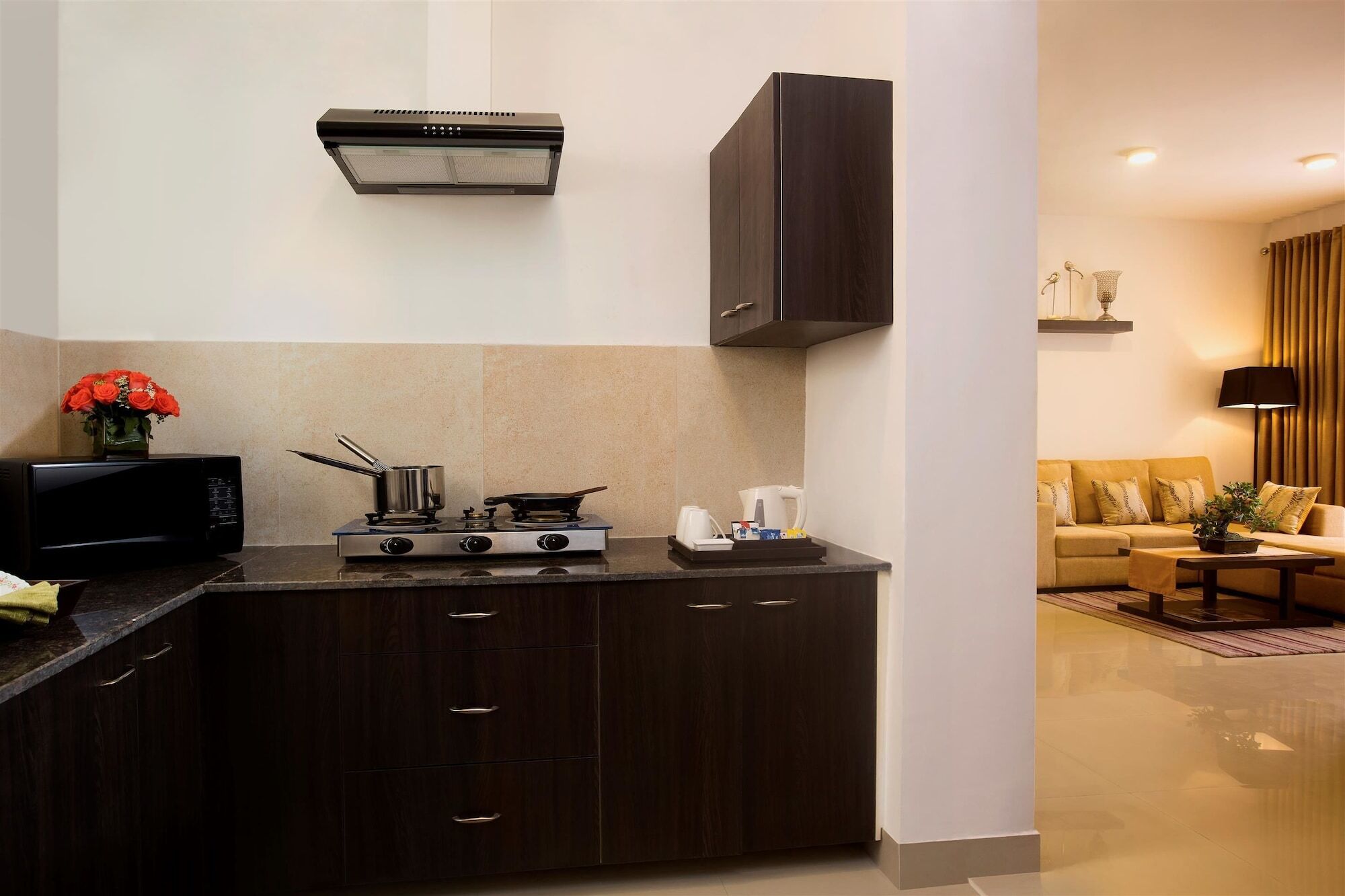 Отель Golden Tulip Bhiwadi Экстерьер фото