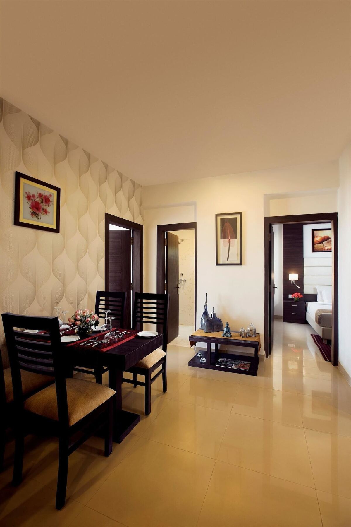Отель Golden Tulip Bhiwadi Экстерьер фото